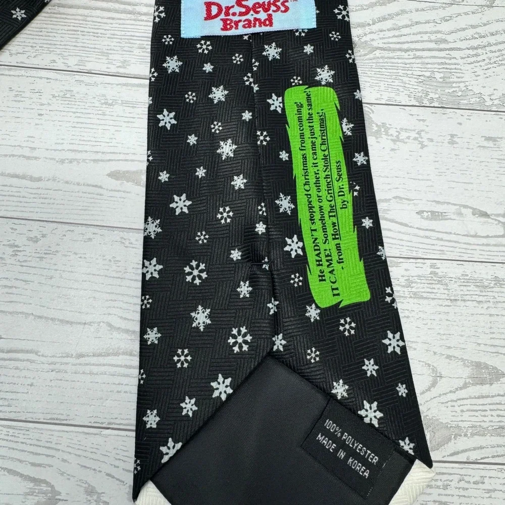 Dr Seuss The Grinch Christmas Tie Men Black Snowflakes Holiday Necktie‎